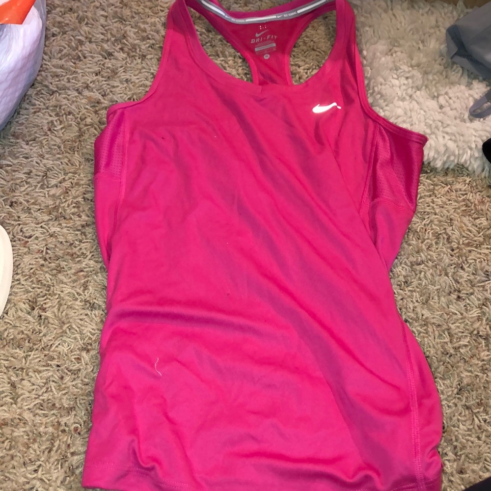 Nike shirt size M in great condition.